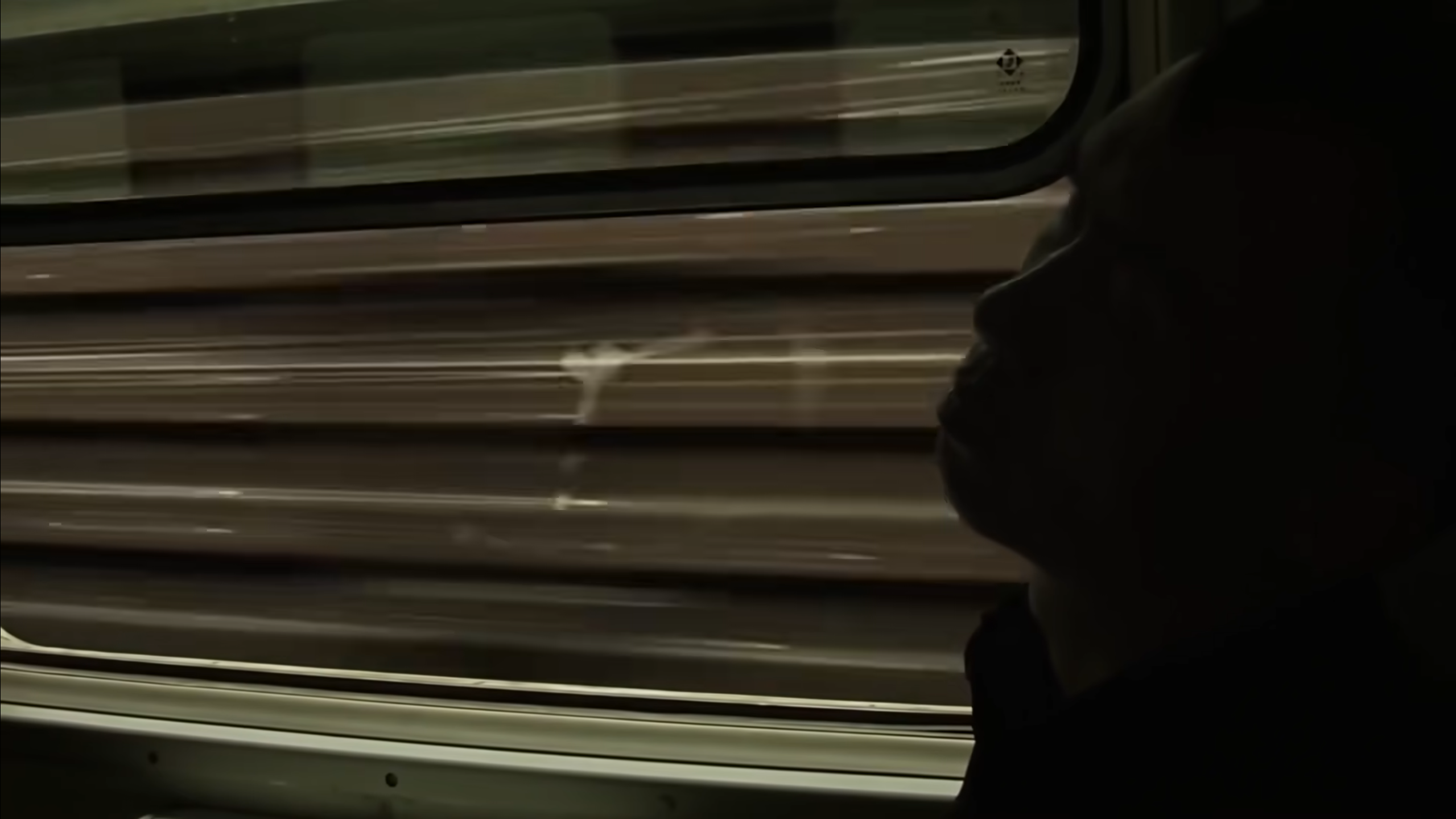 卫卫在火车皮上绘制的时间倒流