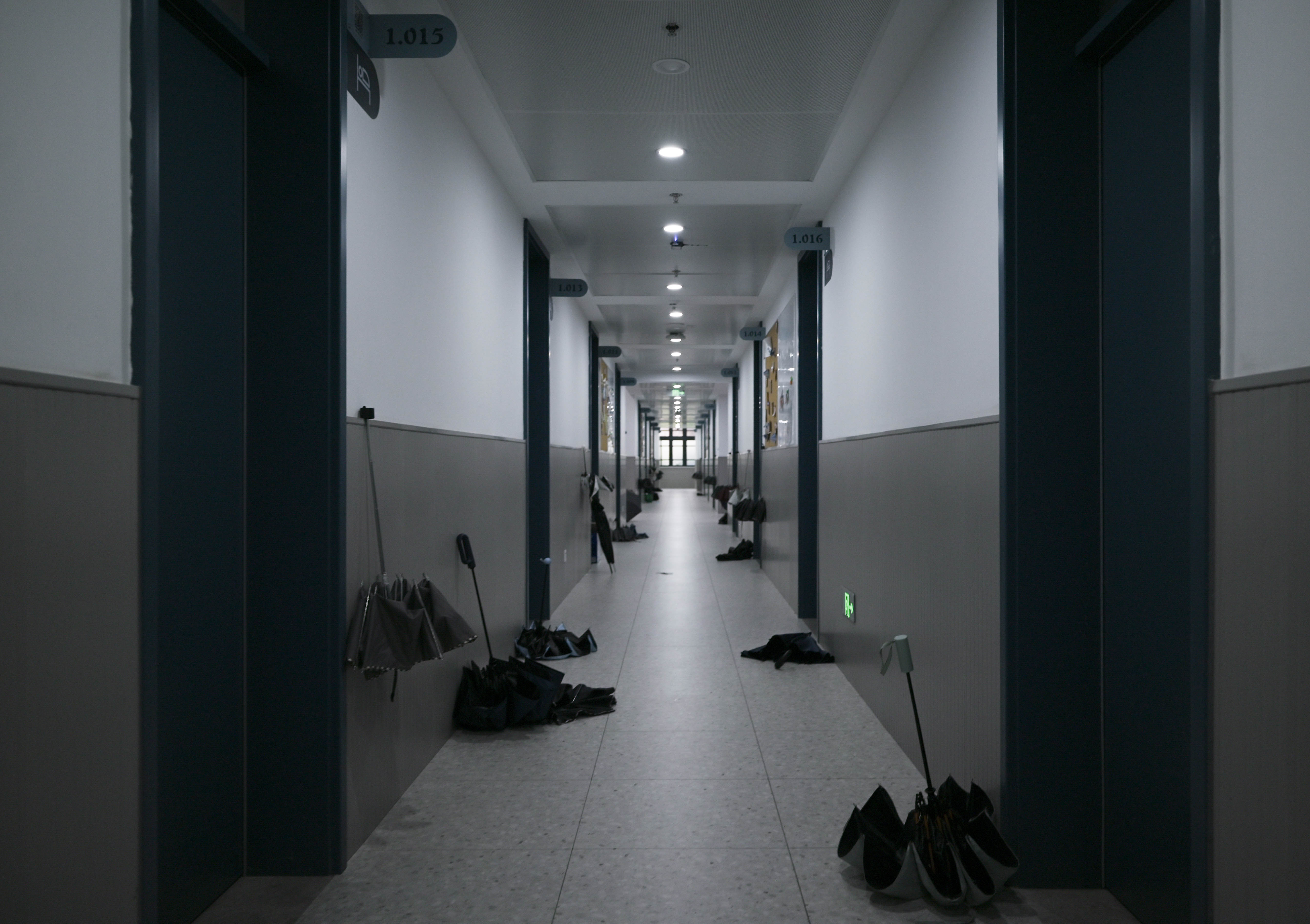 毕业时的西南一,1010寝室一侧