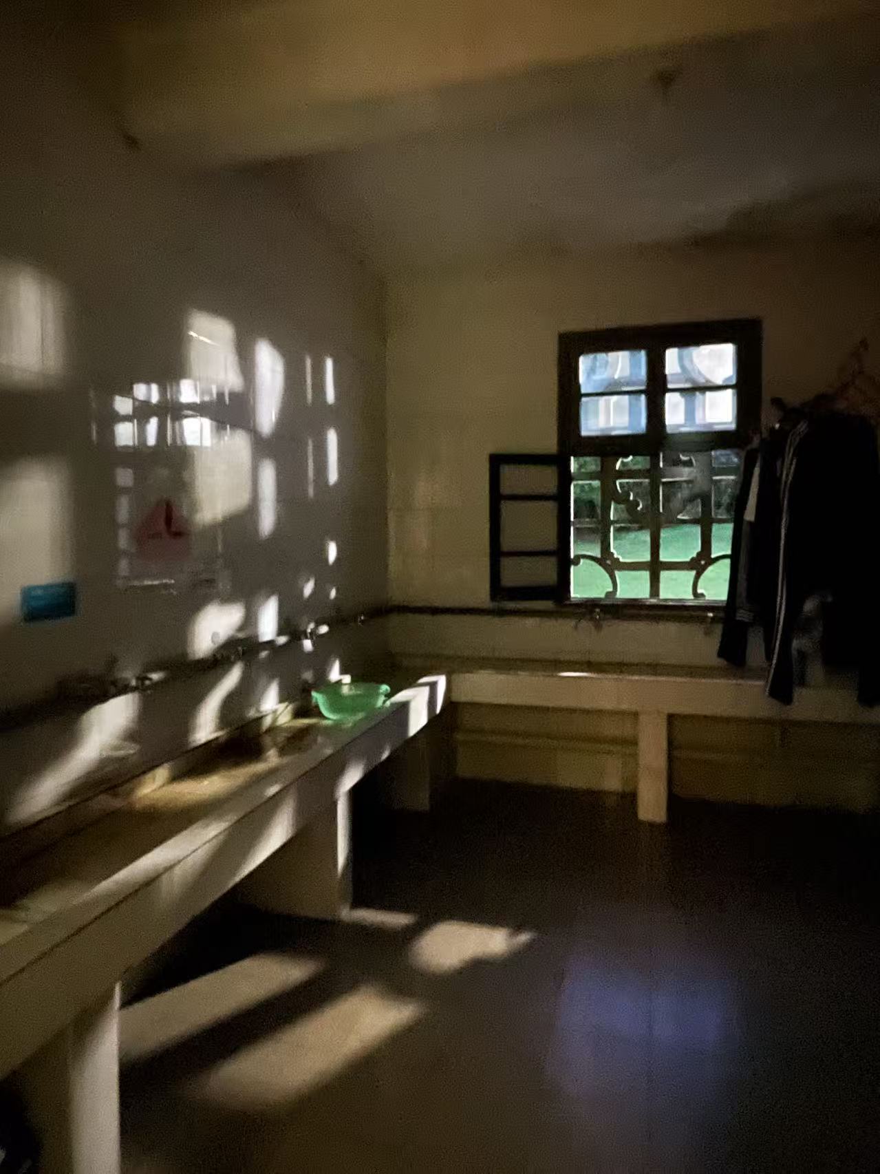 22年的洗漱间-iPhone12Pro